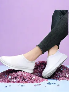 Women's Solid Color Slip On Walking Shoes, Casual Comfortable Breathable Lightweight Sports Shoes, Fashionable Sneakers for Daily Wear