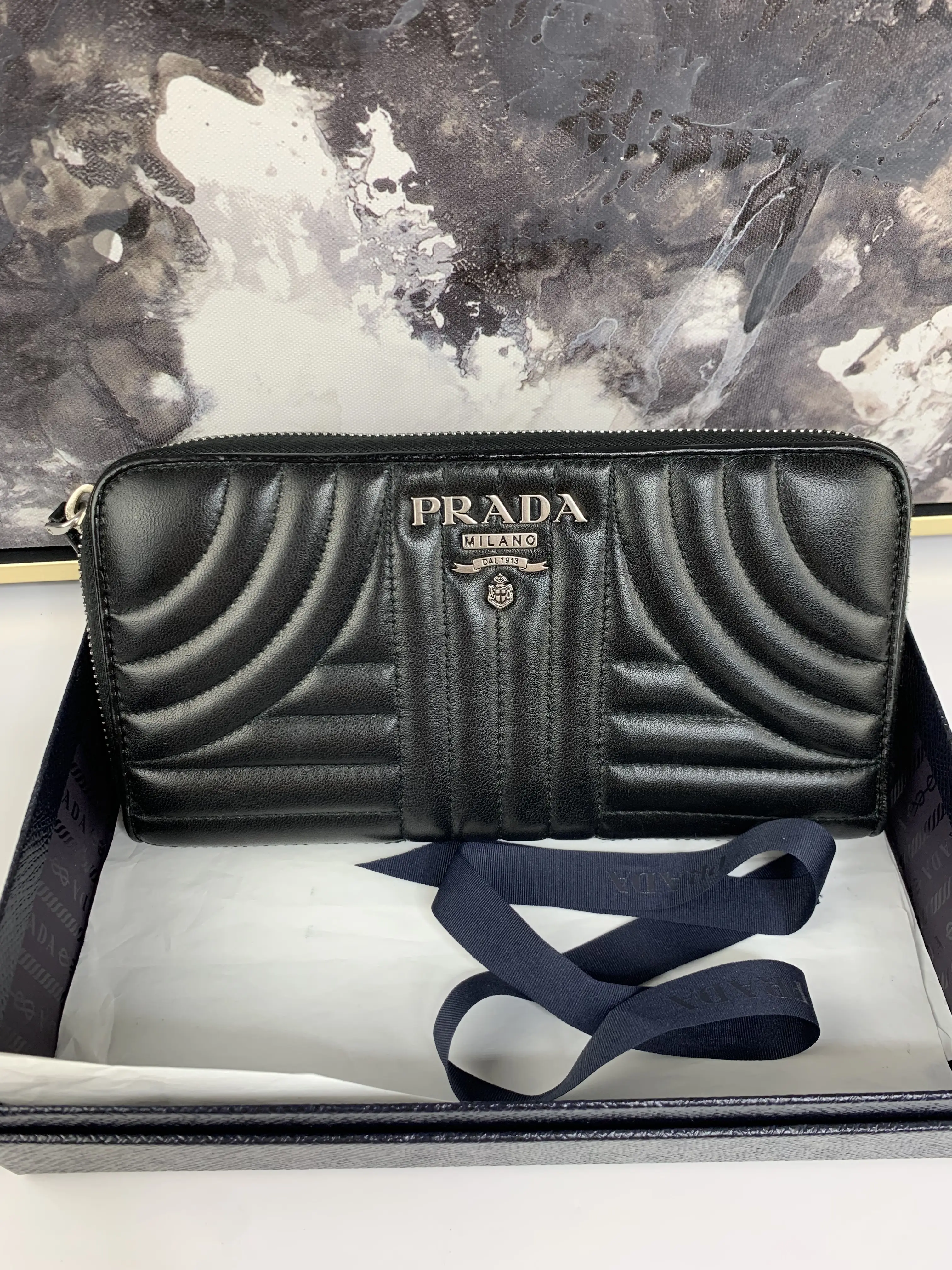 Pre-owned PRADA leather Small Leather Goods Quilted Zippy Wallet