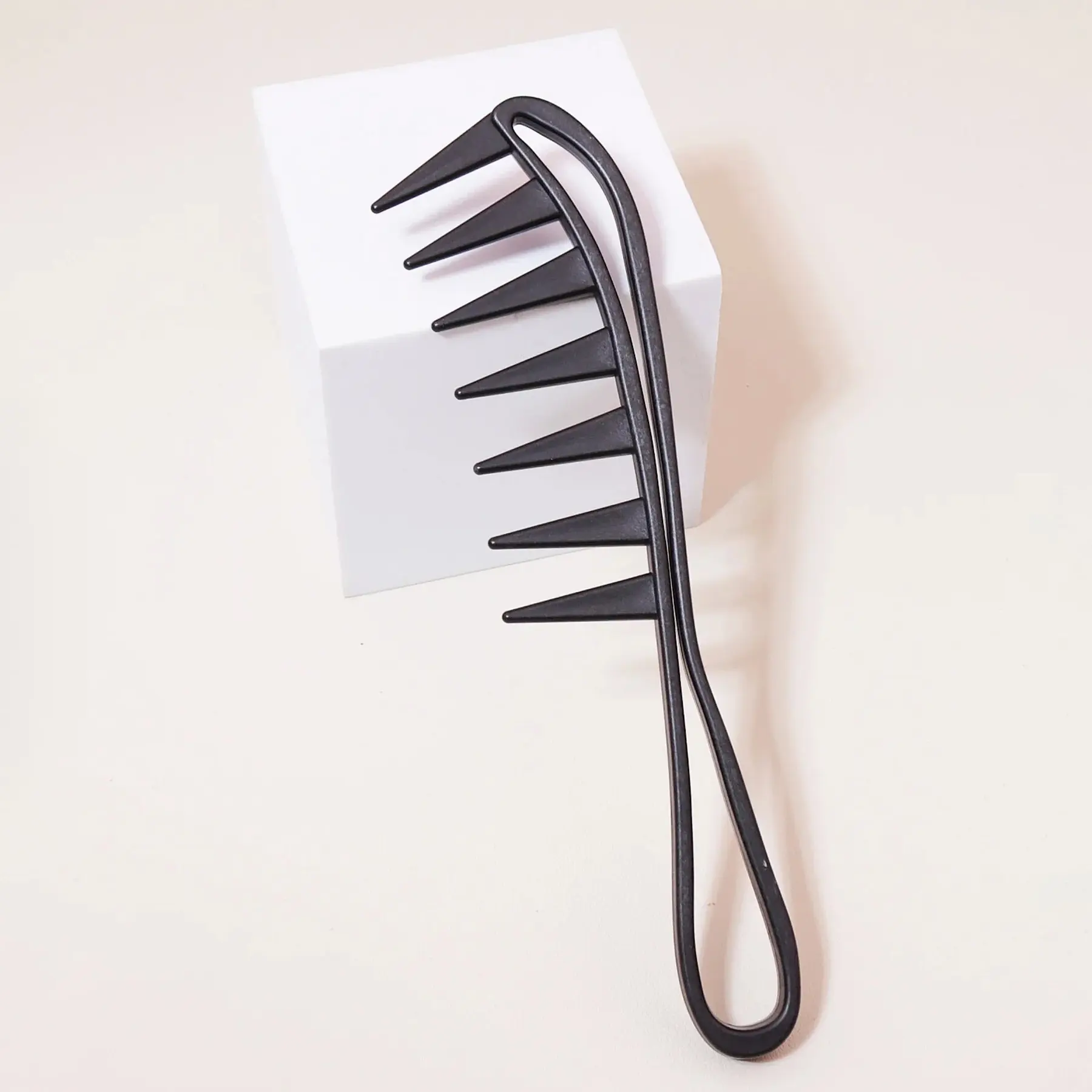 Large Hair Comb with Wide Teeth Eco-Friendly Plastic Massage Curling Salon Styling Tool for Real Hair Wigs & Dry Wet Hair Care