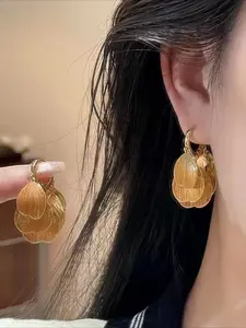 Vintage Ginkgo Leaf Tassel Earrings for Women, Metal Hollow Out Design, Elegant Fashion Accessory, All Seasons Wear, No Choking Hazard