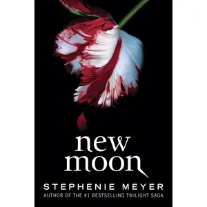 New Moon by Stephenie Meyer [Paperback Book]