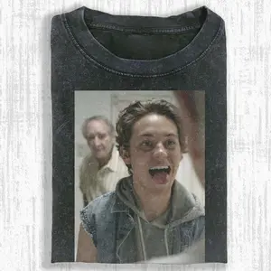 Carl Gallagher Screaming Face Vintage T-Shirt, Ethan Cutkosky Funny Expression Graphic Tee, Retro Chaotic Shameless Family Streetwear Comfort, Frank Gallagher Background Shirt, Brother Gift