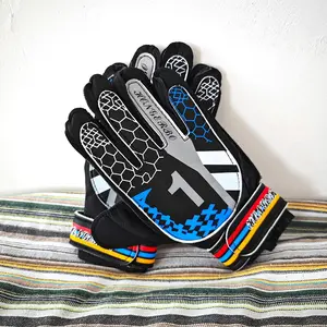Youth Soccer Goalkeeper Gloves, 1 Pair Finger Protection & Strong Grip Soccer Gloves, Football Training Equipment for Boys & Children, Football Accessories