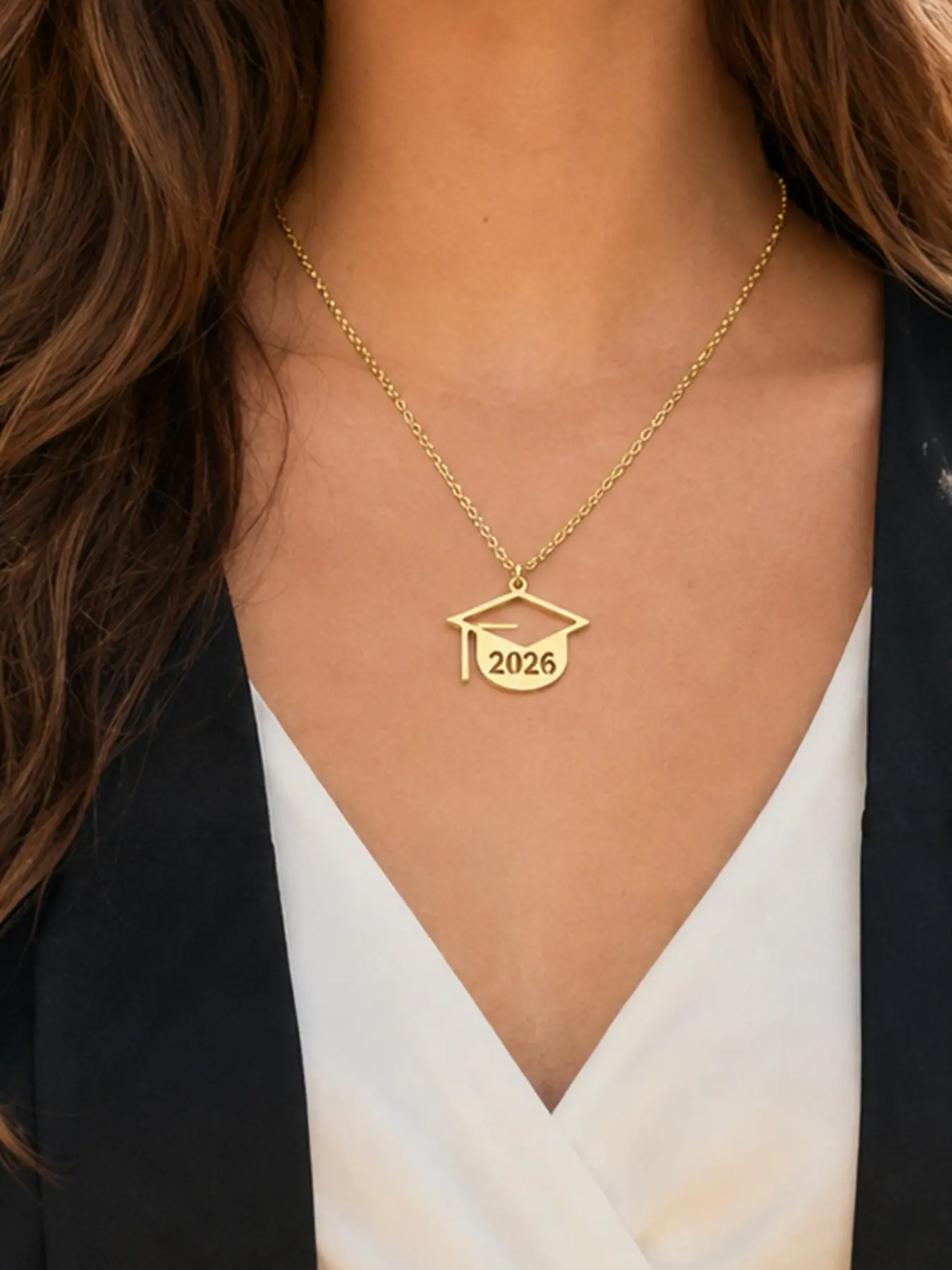 2026 Graduation Necklace for Women Men, Gold Stainless Steel Graduation Cap Pendant Necklace with Inspirational Encouragement Card, Class of 2026 Graduation Gift Jewelry for Daughter Son Student Graduate