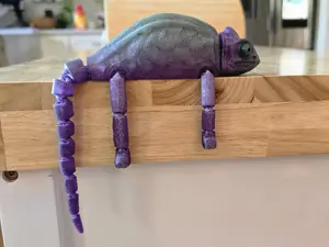 bendable stretchable articulated chameleon