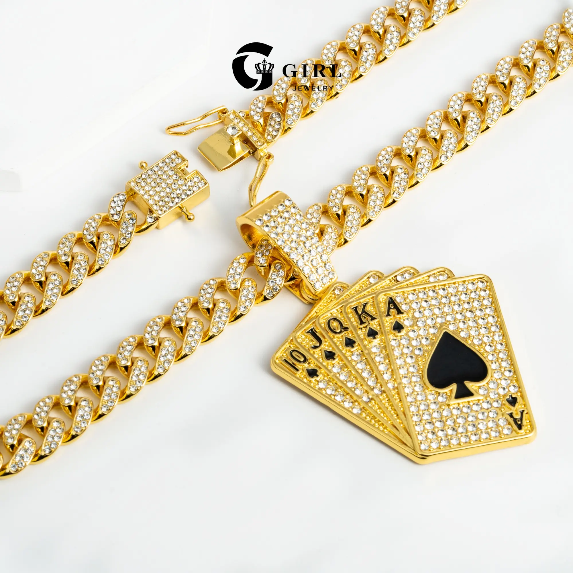 GGIRL 18K Gold Plated Full Rhinestone Inlaid Jazz Cuban Link Chain & Poker Pendant Necklace for Men Women Teens Party Daily Decor Trendy All-Match Stainless Steel Cuban Neckalce Exquistite Bold Hip-Hop Jewelry Set Perfect Birthday Gift for Him/Boyfriend