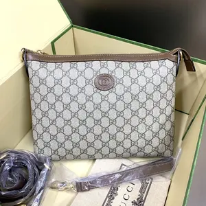 Pre-owned GUCCI Leather Shoulder Bags 7.8'' R3569 Shoulder Bag C5435738846 1023 T4 Annie