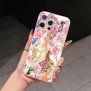 Esta funda para teléfono presenta una pantalla completa de flores y perros, es compatible con iPhones y está hecha de TPU. Es resistente a los golpes, duradera, cómoda y tiene un diseño adorable. Un regalo ideal para cumpleaños o Navidad.