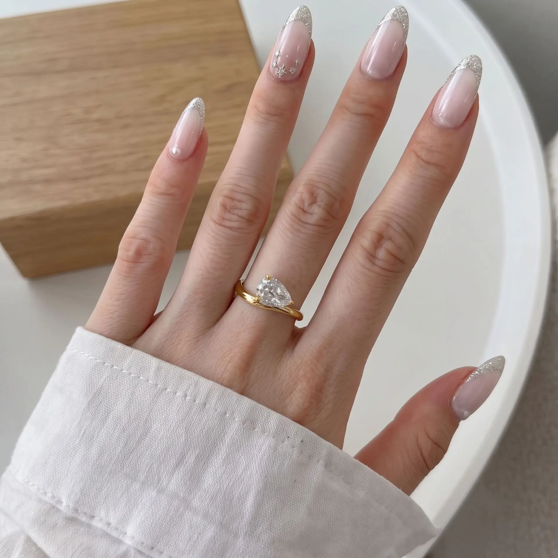 Women Pear Shaped Teardrop Cubic Zirconia Solitaire Ring, Gold Plated Minimalist Water Drop Simulated Diamond Band Elegant Engagement Wedding Promise Jewelry Gift For Brides