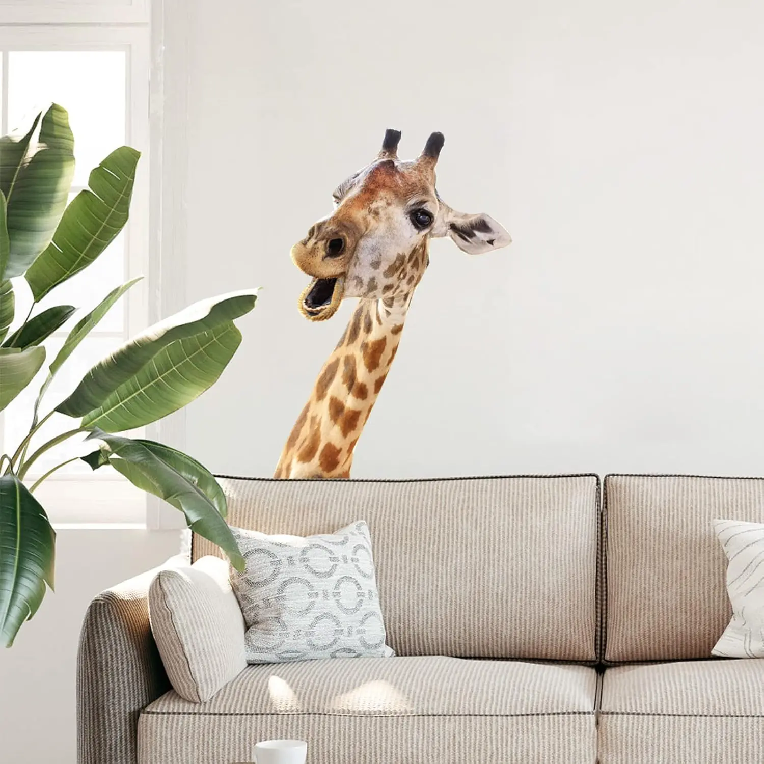 1 piece of giraffe wall sticker, peel and stick funny giraffe sticker, birthday gift, fun wall window decoration refrigerator closet sticker decoration. Christmas holiday party. Atmosphere decoration. Decorative Wall Sticker