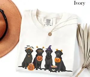 Halloween Black Lab T-Shirt – Comfort Colors Fall Labrador Retriever Tee, Dog Lover Halloween Shirt, Black Lab Mom Top, Cute Lab Mama Gift, Unisex for Men & Women