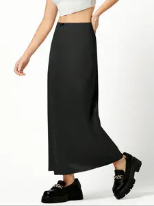 A women's black fashionable hanging high waisted A-line half length solid color skirt, suitable for commuting to work, shopping, outdoor activities, indoor and outdoor wear, High Waist Skirts