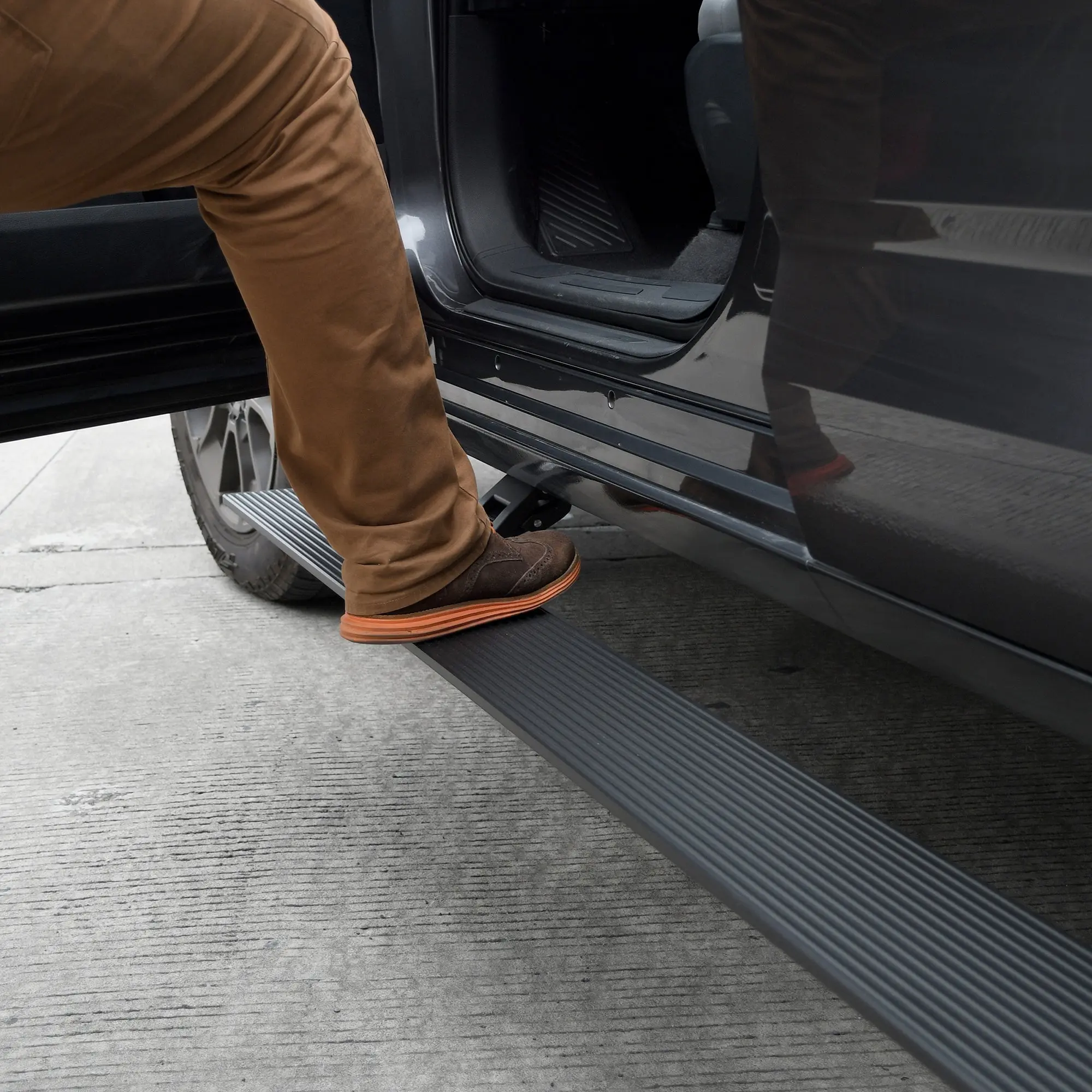E1 Electric Running Board Kit - Textured Black (2 Door)