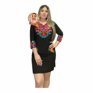 Vestido kimono manga 3/4 en manta bordado