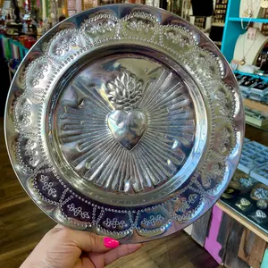 Aluminum Sacred Heart Platter Round - Elegant Round Design, Smooth Finish, Ideal for Home Decor
