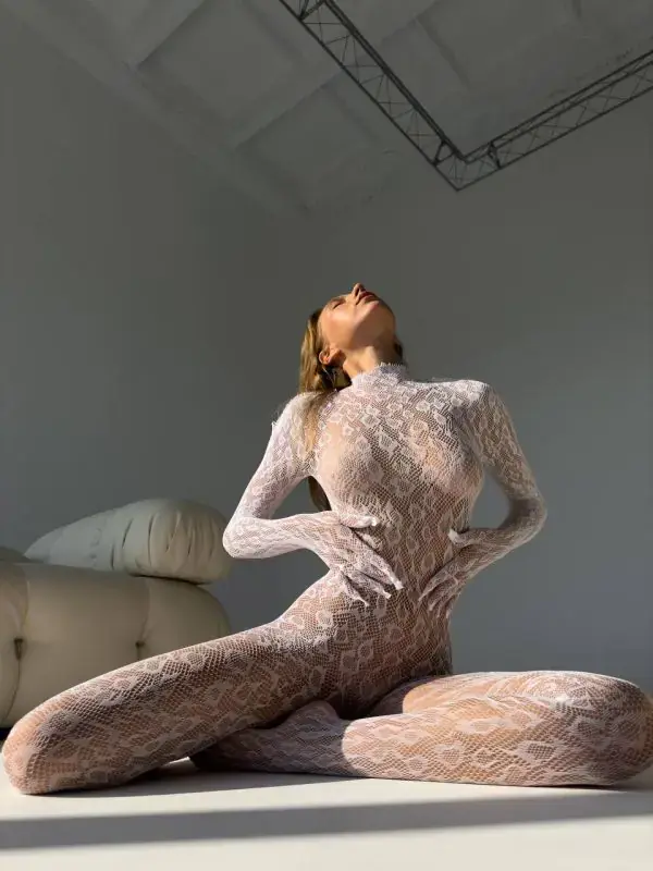 Elegant White Lace Bodystocking Sheer Mesh Catsuit for Women Long Sleeve See Through Lingerie One Size Fits S M L High-Quality Lace Comfortable Fit