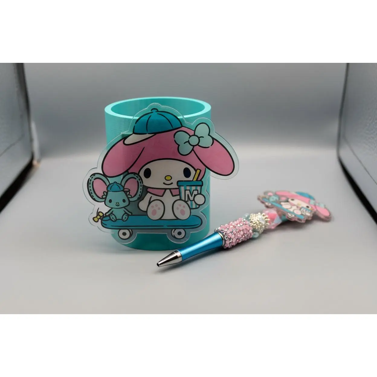 3D Printed Kawaii Pen Cup with Beaded Pen – Pink Bunny