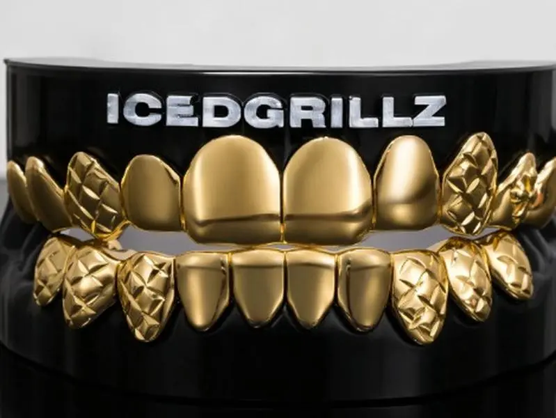 Classic Solid & Diamond-Cut Cross Hybrid Grillz