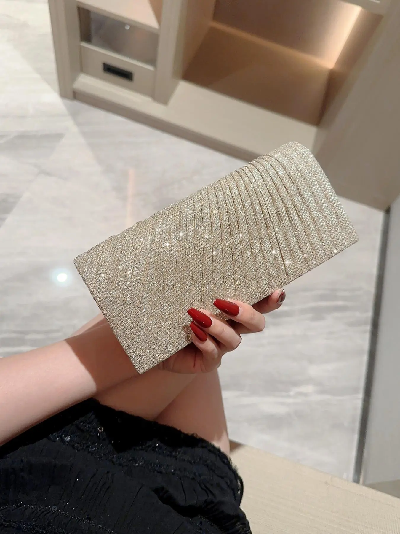 Women's Mini Sparkly Pleated Design Clutch, Hand-held Bag with Chain, Glitter Evening Shoulder Bag for Dances & Parties