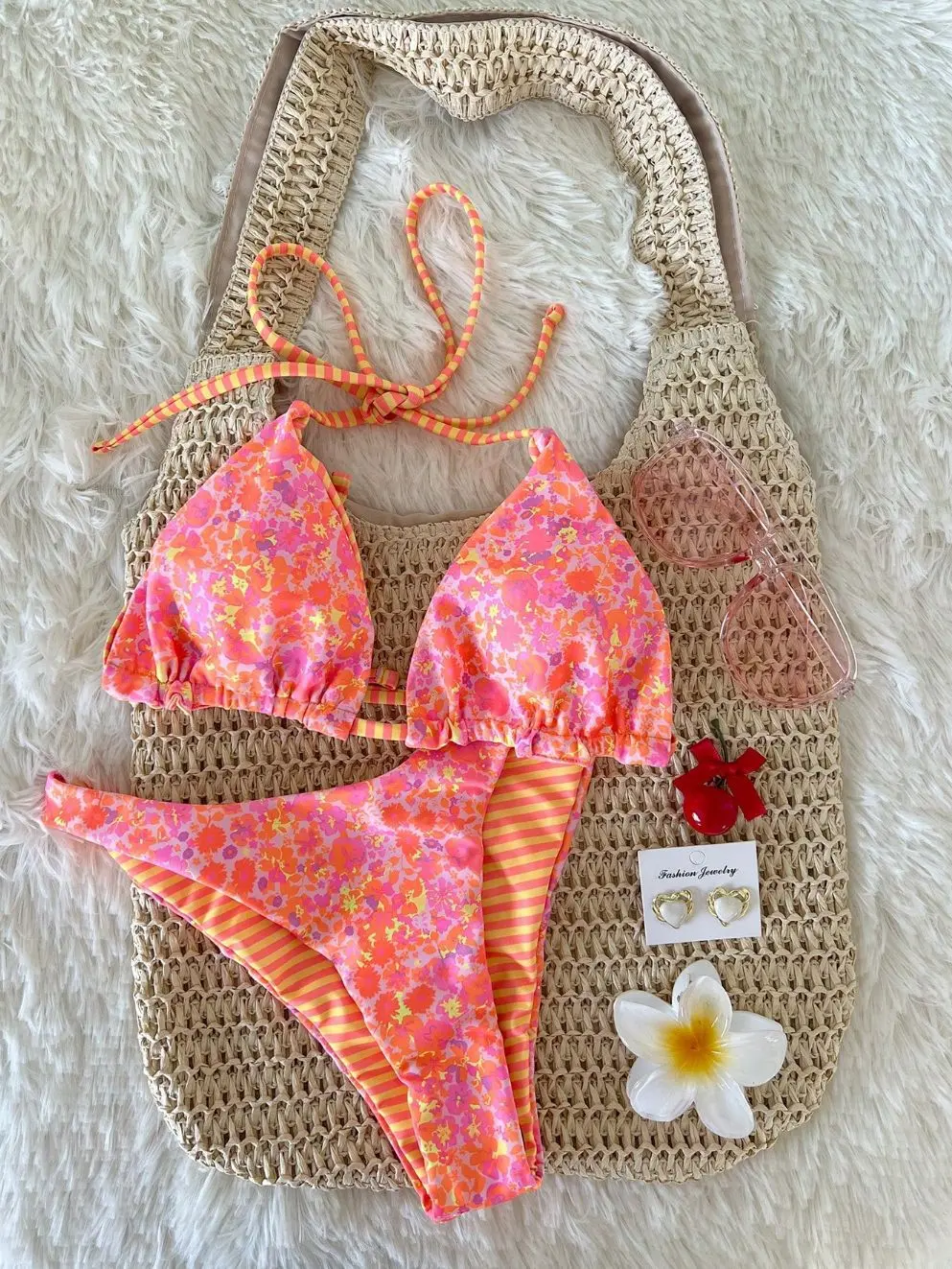 Women's Two-Piece Bikini Swimsuit Set, Floral Print Swimsuits, Beach Bikinis, Vacation Beachwear, Comfortable Fit, Sexy Tie-Neck Ditsy Floral Stripe Design, Ideal for Pool Parties, Swimsuit Summer