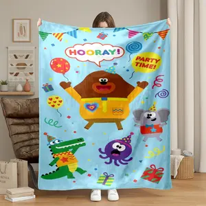 1pc Hey Duggee Cartoon Animal Party Theme Flannel Fleece Blanket, Funny Throw Blanket, Super Soft Cozy Warm Throw for Bed, Couch, Sofa, Travel, Camping, Office, Perfect Gift Idea, Happy Blanket Gifts, Flannel Printed Blanket