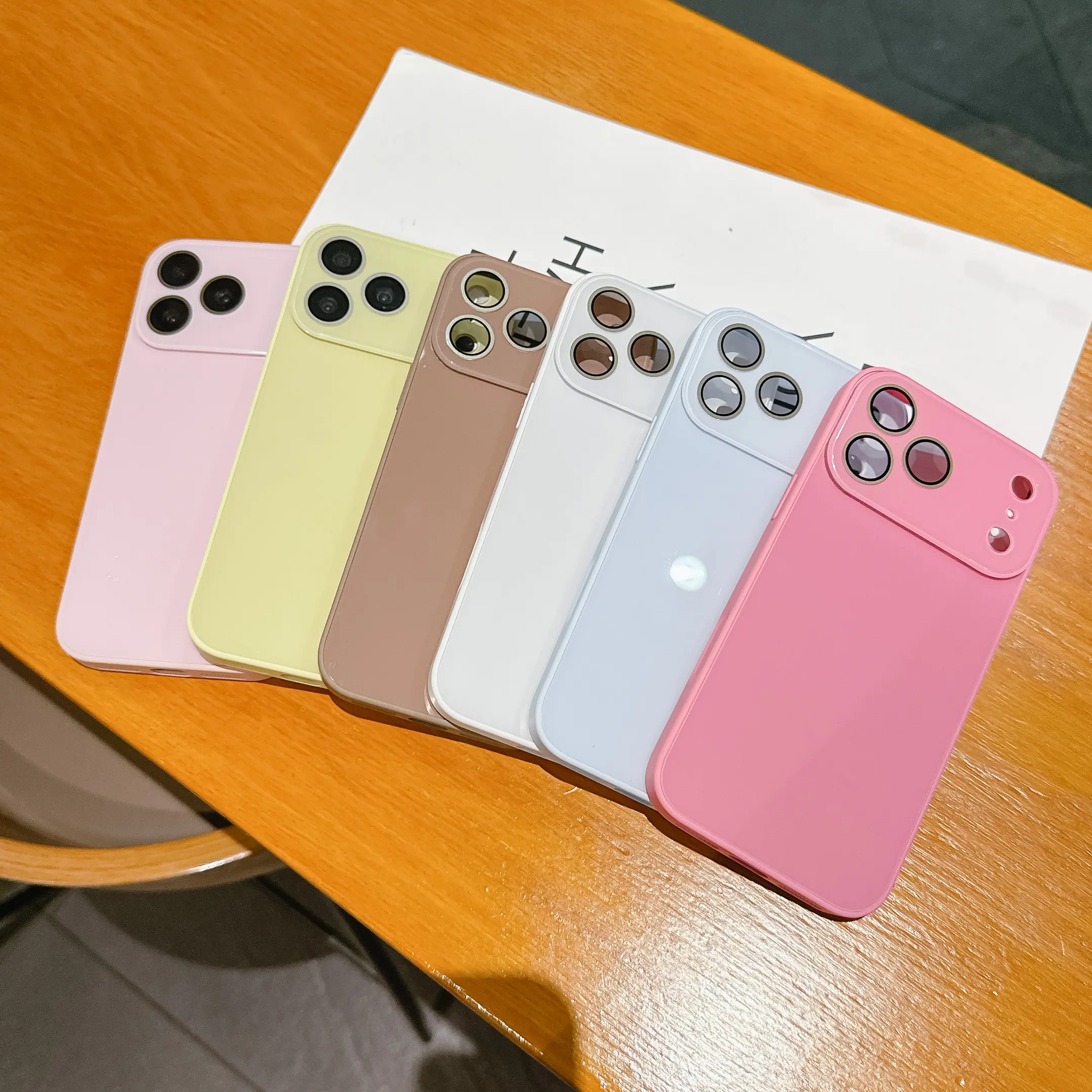 Luxury crystal texture mobile phone case, skin-feeling solid color mobile phone case suitable for iPhone17/16/15/14/13promax series, solid color mobile phone protective cover