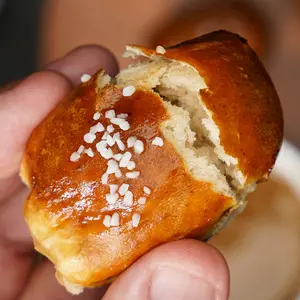Soft Pretzel Box | Artisanal & Signature Soft Pretzel Boxes – Fresh-Baked Joy in Every Bite – Hand-Twisted, Chewy, Salted, Nuggets +Braids, Cheese Dip