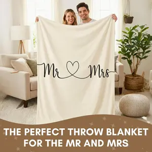 Mr and Mrs Throw Blanket, Wedding Gifts for Couples, Soft Fleece Throw for Bride and Groom, Romantic Home Decor, Perfect for Engagement, Bridal Shower, Anniversary & Housewarming