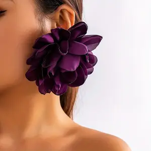Exaggerated Oversized Fabric Plastic Flower Stud Earrings, Statement Floral Studs, Vintage Bohemian Style, Summer Blooms Design, Fashion Ear Accessories For Women