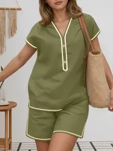 Women's Casual Womenswear Set, V Neck Short Sleeve Contrast Binding Top with Buttons, High Waist Shorts, Regular Length, Perfect for Daily