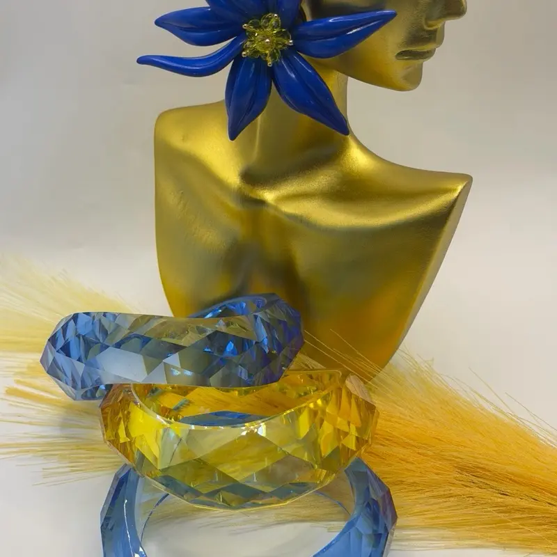 So Fancy Gorgeous Flower Earrings & Acrylic Bangle Set