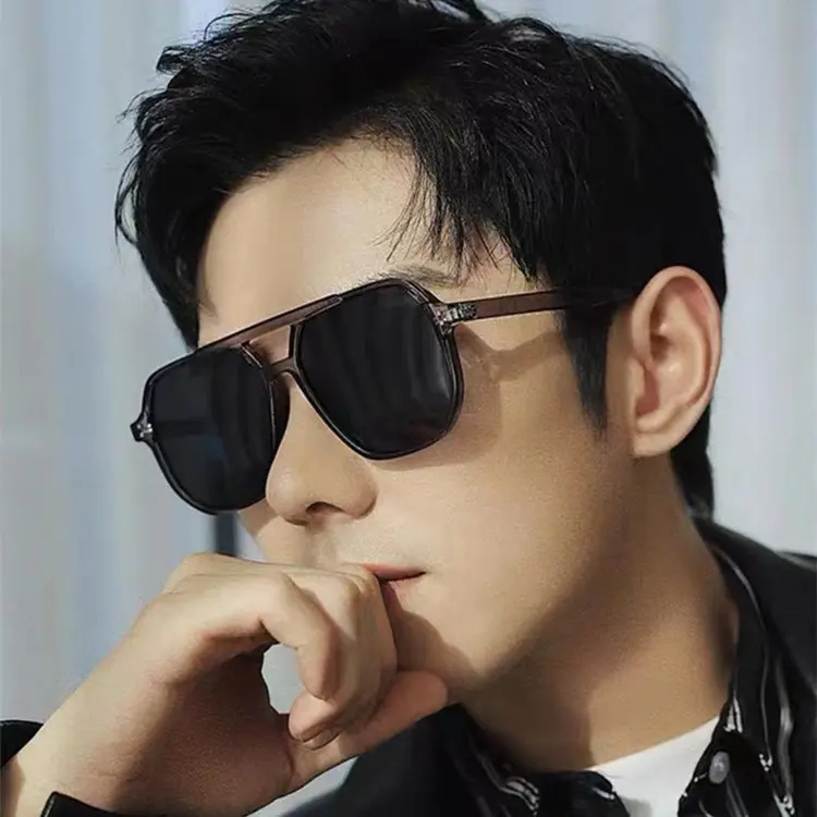 Square double-bridge fashion sunglasses for men and women, trendy street style, UV protection driving glasses, suitable for daily wear, outdoor activities, and blue light protection Square double-bridge fashion sunglasses for men and women, trendy street style, UV protection driving glasses, suitable for daily wear, outdoor activities, and blue light protection