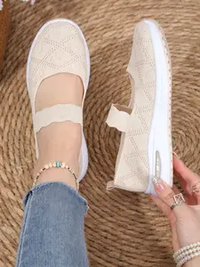 Spring Summer Essential! Hollow Out Flyknit Slip-On Shoes, Lightweight One-Step Mom Shoes, Comfortable Walking Shoes for Middle Aged Adults