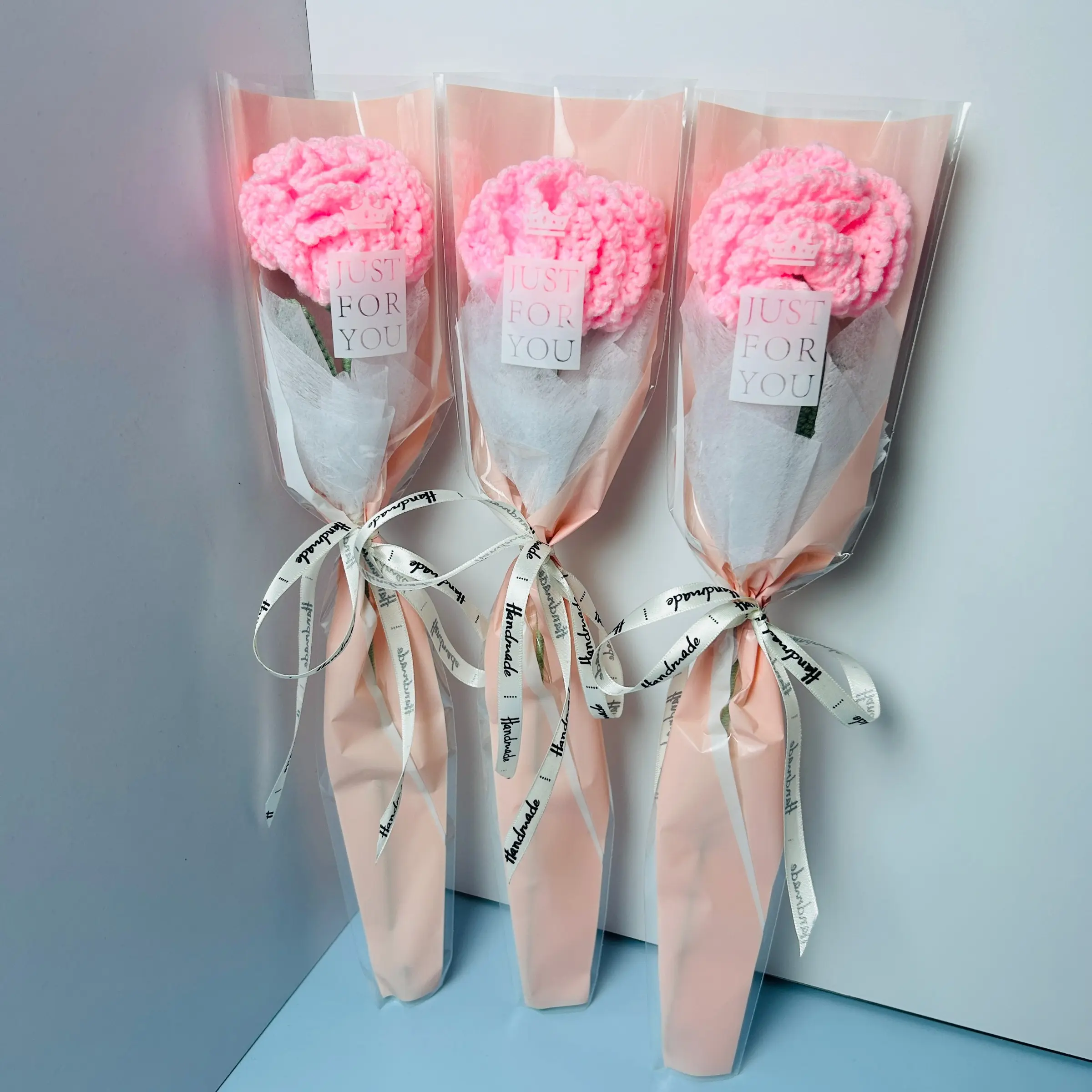 Handmade Crochet Carnation Yarn Bouquet Finished DIY Hook Gift for Mother's Day Teacher's Day, Perfect Floral Decoration