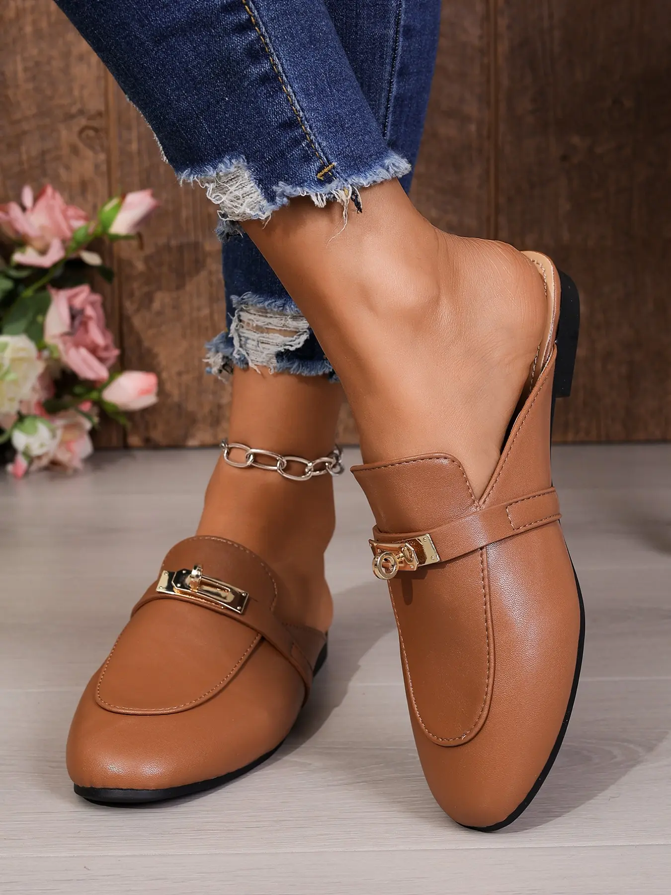 Women's High-End Genuine Leather Mules, Slip on Mules, French Metal Buckle Decor, Flat Sole Small Toe Half Slippers, Stylish and Comfortable, Flat Buckle Clogs, Pu Leather Mules