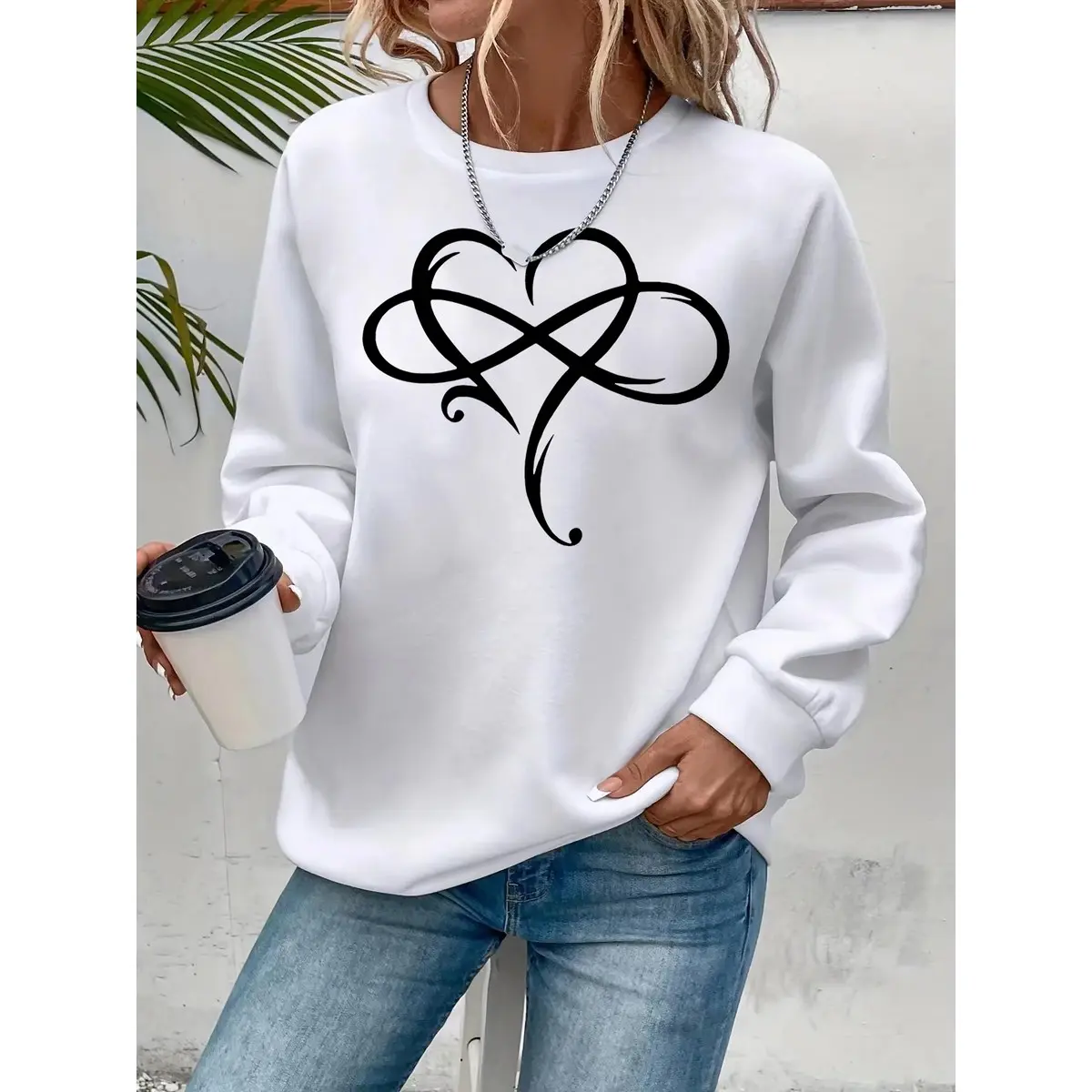Cozy Heart Vibes: Women's Long Sleeve Heart Print Sweatshirt, Soft Geometric Round Neck Pullover for Fall Layering, Casual Weekends & Everyday Effortless Style