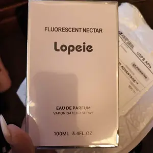 Product Review of Lopeie Fluorescent Nectar Women's Perfume - 100ml Eau de Parfum with Jasmine & Gardenia Top Notes Tuberose & Honeysuckle Middle Notes from M**1