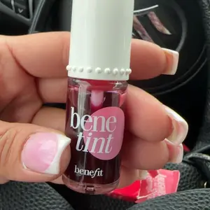 Product Review of Benefit Cosmetics Benetint Liquid Cheek Blush Stain & Lip Tint from E**🇸