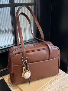Retro  simple classic one-shoulder underarm handbag, personalized and creative design one-shoulder bag with baseball element pendant, fashionable and versatile, suitable for daily commuting, shopping, dating, etc.