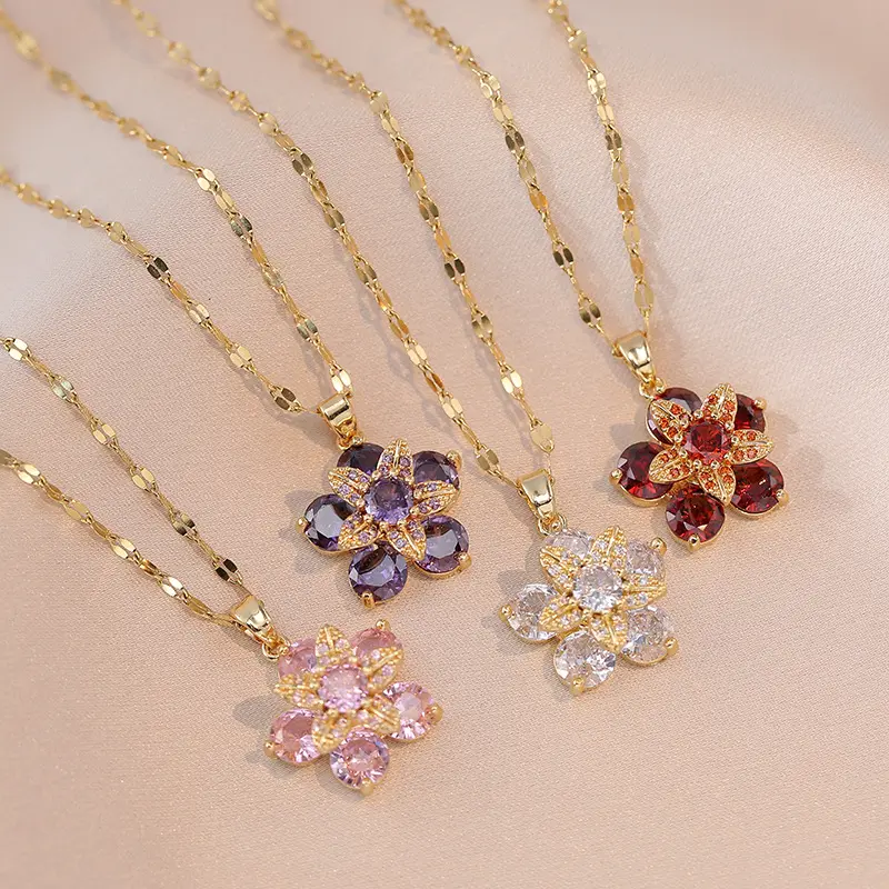 Women's flower necklace, gold exquisite necklace, rotatable crystal flower pendant necklace, adjustable rotatable necklace, lucky five petal flower necklace, fun summer jewelry