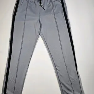 Women’s Clothing Item – Assorted Styles for Everyday Wear