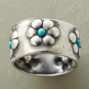 Vibrant Silvery Flower Turquoise Wide Ring - Unique Boho Chic Accessory for Daily Wear and Vacation - Unisex Gift Idea with Fashion Personality