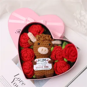 Perfect Mother's Day Valentine's Day Gift Set, Handmade Yarn Rose Flowers & Highland Cow Dolls, Cozy Home Decor, Best Friend Small Present