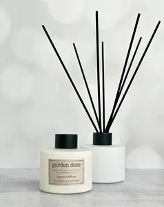 garden daze - signature fragrance collection - reed difffuser 4oz