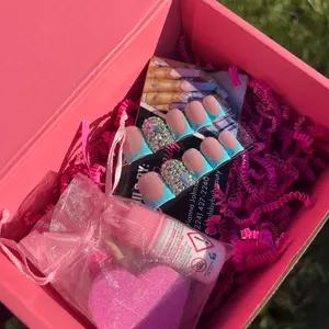 Turquoise Frenchies Nail Set