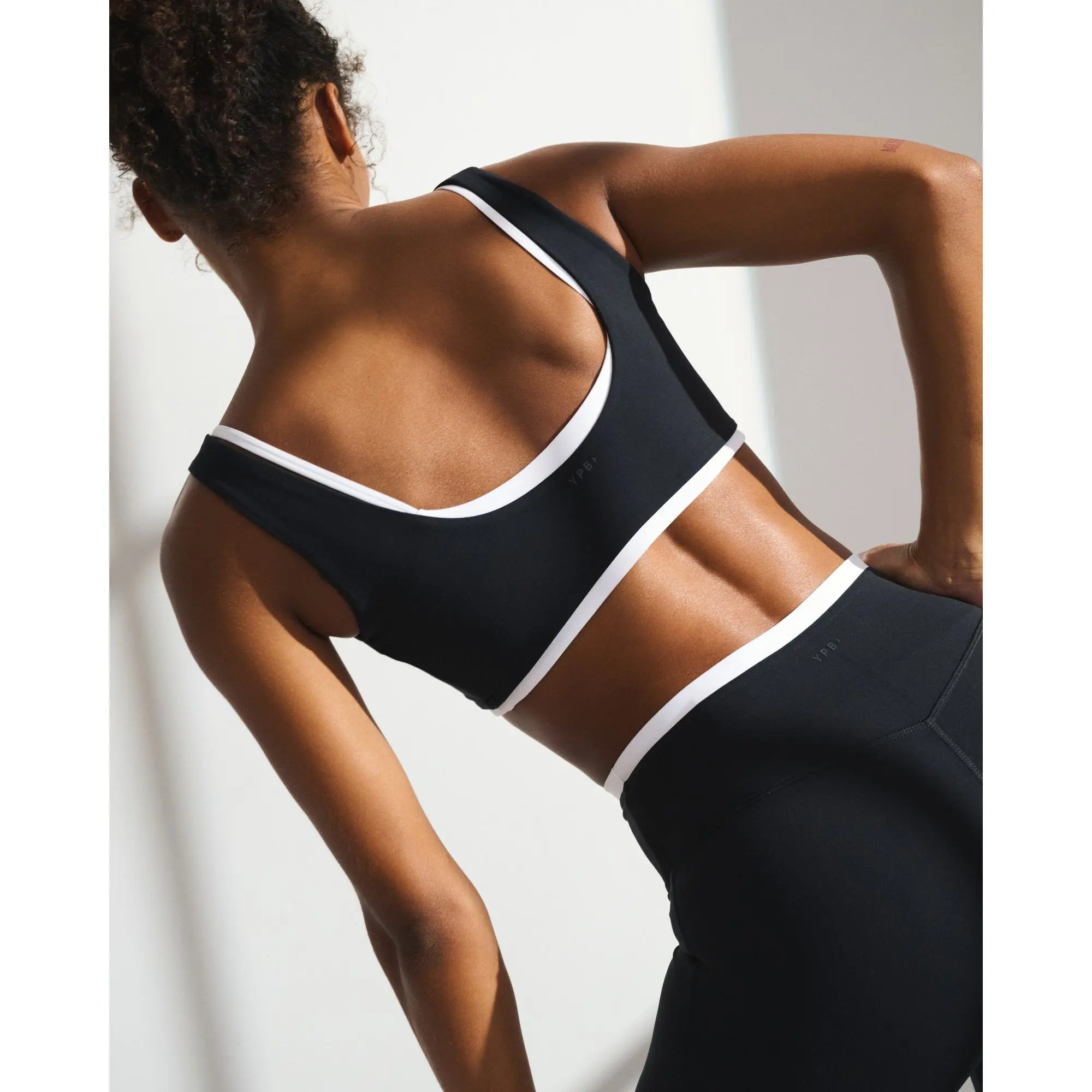 Abercrombie & Fitch YPB Studioflex Double-Layered Sports Bra
