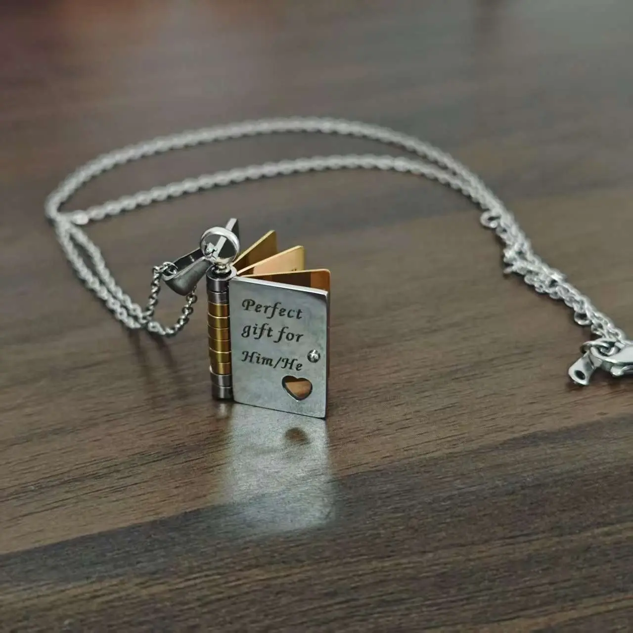 Encouragement copy book necklace for loved ones and friends, inspirational laser engraved necklace that can open the book copy necklace, giving her the best encouragement