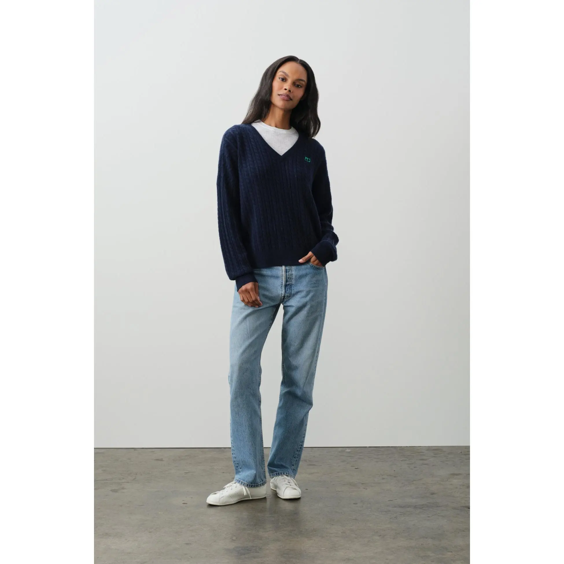 ELINA CASHMERE CABLE KNIT V-NECK - CLUB NAVY