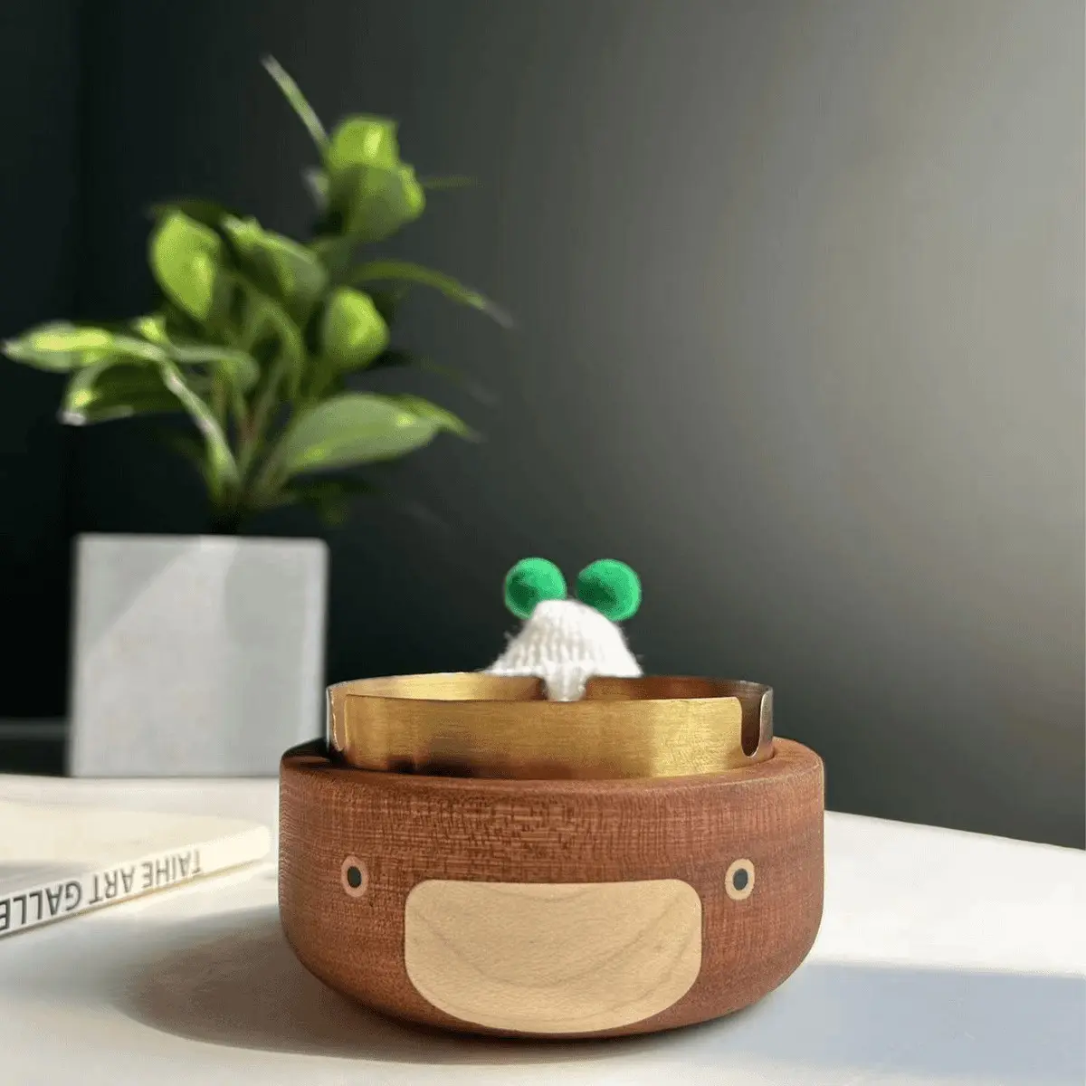 Whale wood art ashtray creative stainless steel ashtray home coffee table ornaments gift wood crafts Lighter Wooden
