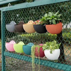 Wall-Mounted Balcony Hanging Planter Basket, Plastic Flower Pot Holder for Garden Fence, Indoor Outdoor Use, Durable and Easy to Install, Decoration, Modern